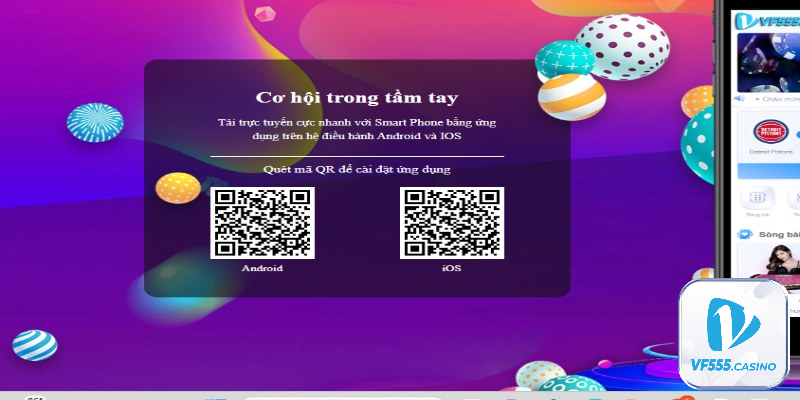 Người chơi tiến hành quét mã QR tải app vf555